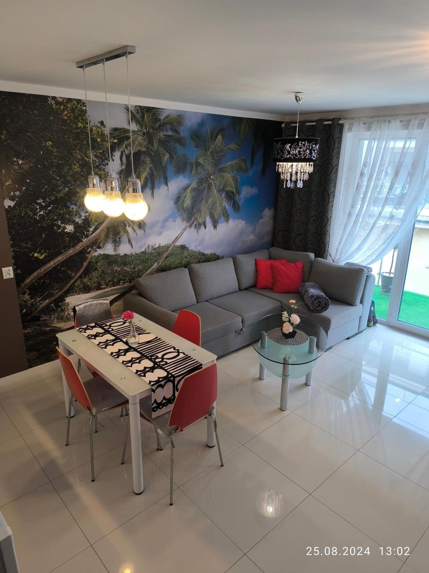 Apartament Ibiza Przy Plazy Ревал Екстериор снимка