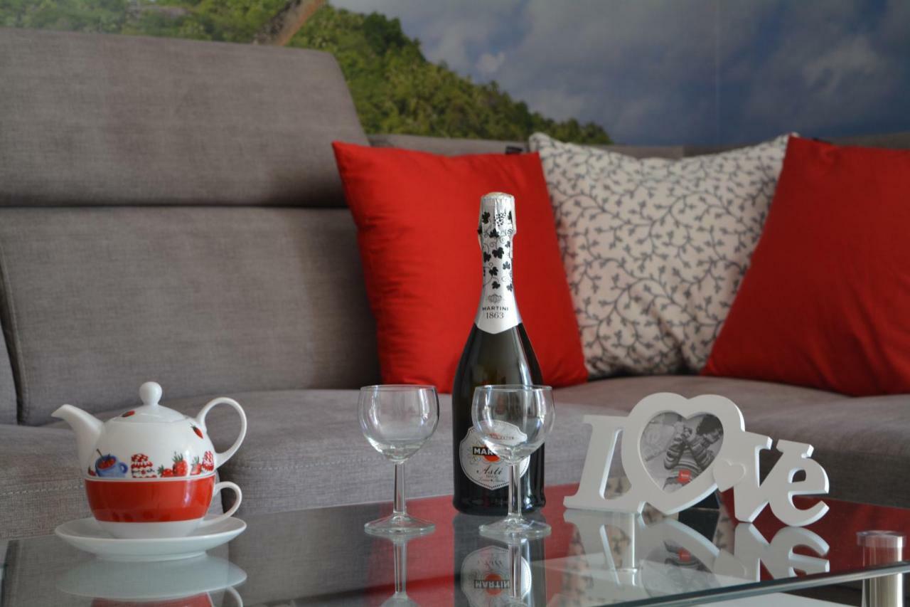 Apartament Ibiza Przy Plazy Ревал Екстериор снимка