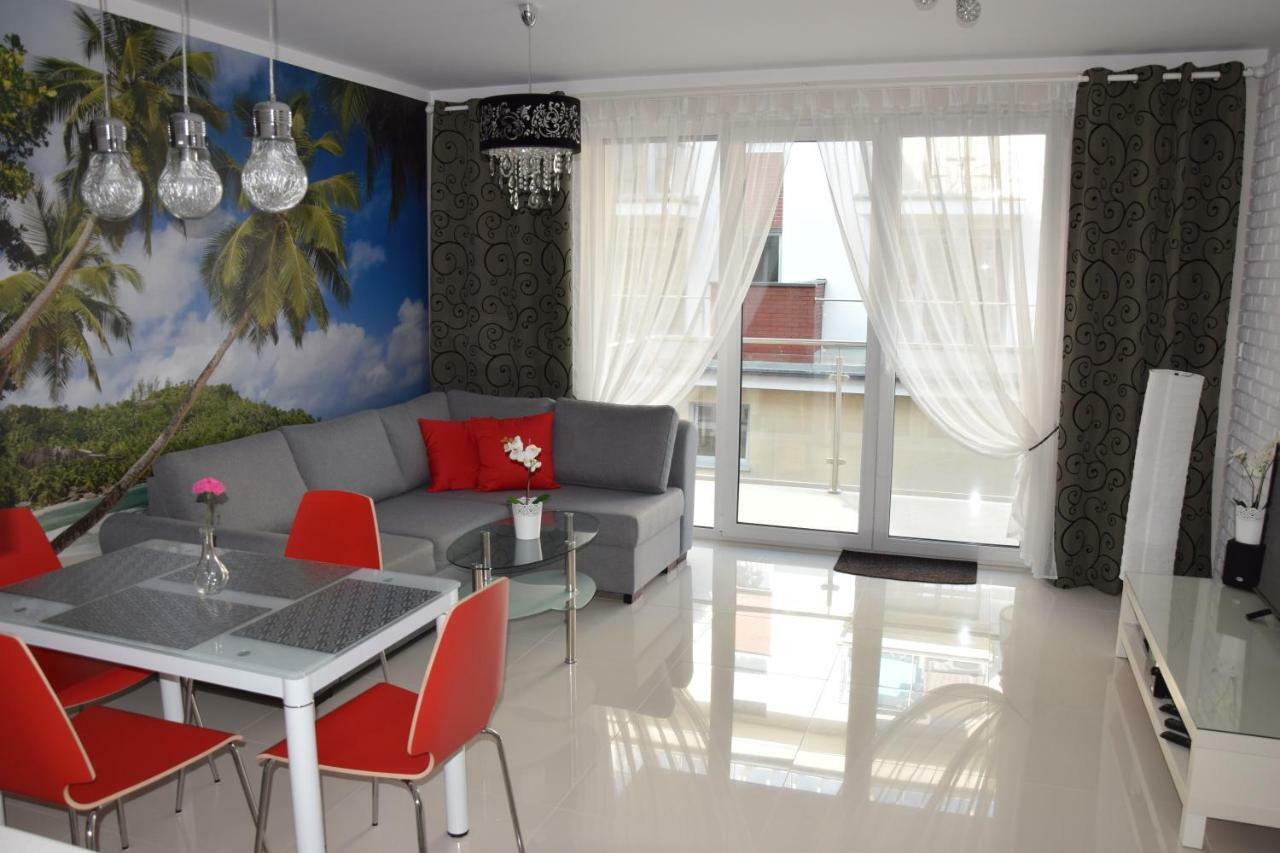 Apartament Ibiza Przy Plazy Ревал Екстериор снимка